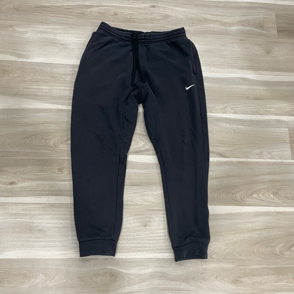 Nike Black Jogger sweatpants - Picture 1 of 8